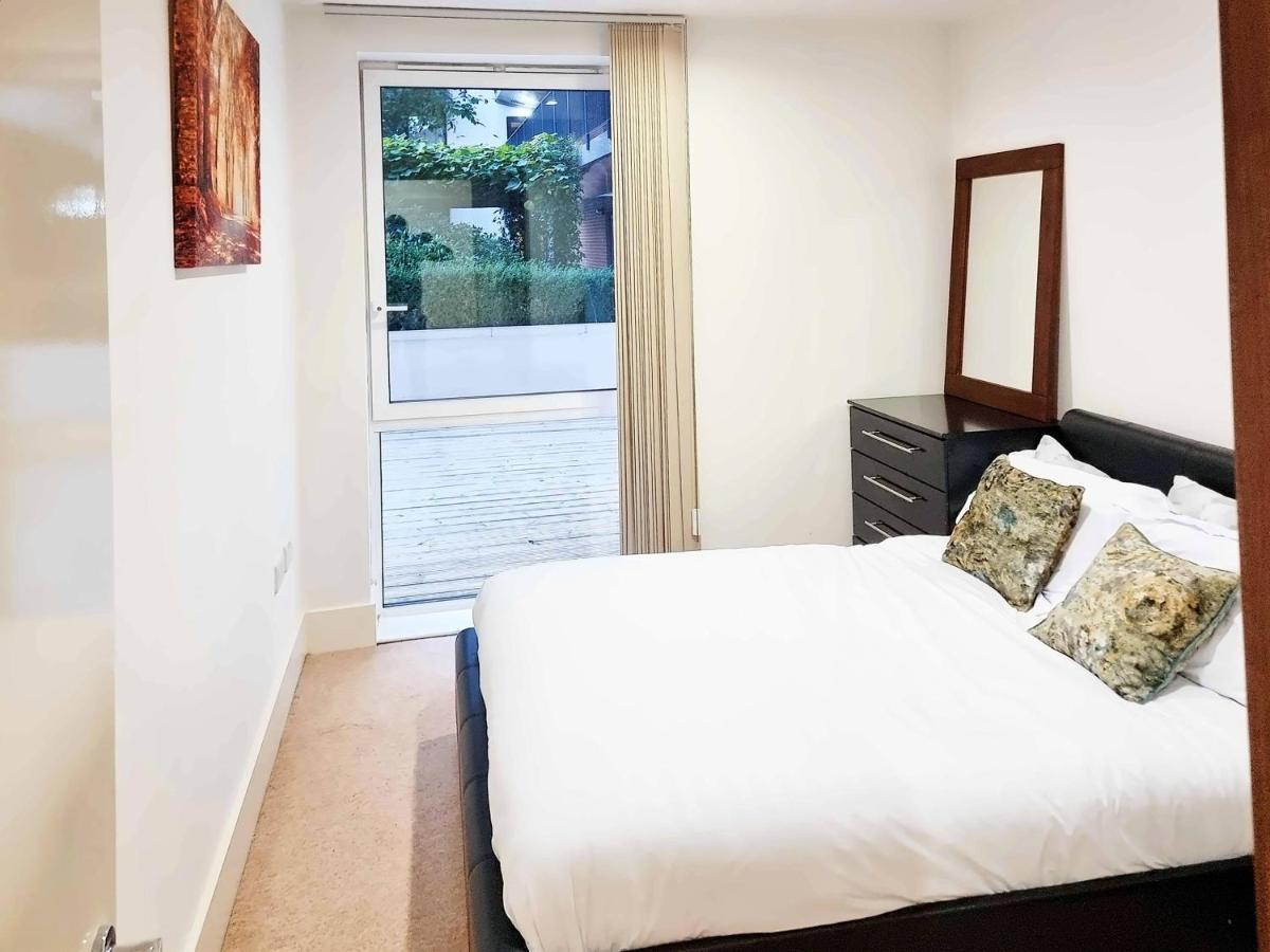 Your Riverside Home 2 With Private Balcony Londra Dış mekan fotoğraf