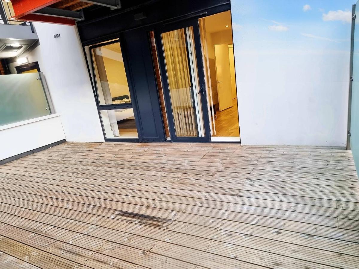 Your Riverside Home 2 With Private Balcony Londra Dış mekan fotoğraf